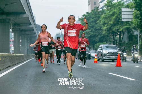Race photo from ONE RUN 10 K