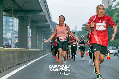 Race photo from ONE RUN 10 K