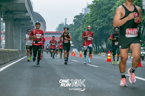 Race photo from ONE RUN 10 K