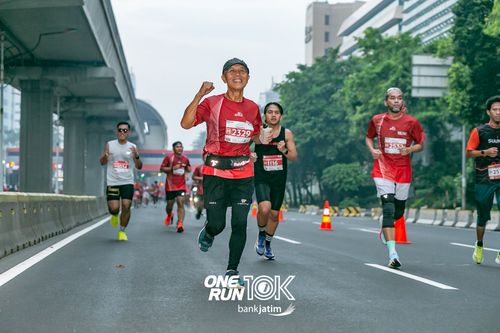 Race photo from ONE RUN 10 K