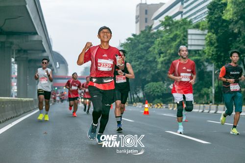 Race photo from ONE RUN 10 K