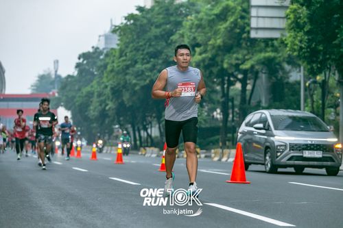 Race photo from ONE RUN 10 K