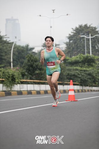 Race photo from ONE RUN 10K 2025