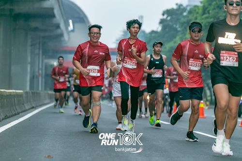 Race photo from ONE RUN 10 K