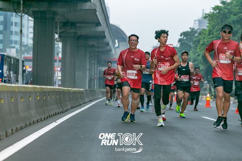 Race photo from ONE RUN 10 K