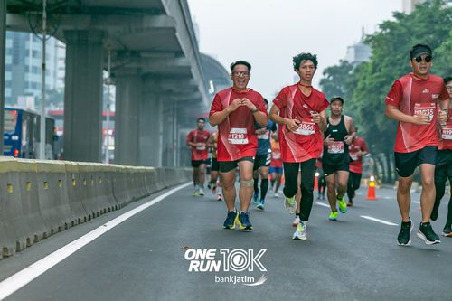 Race photo from ONE RUN 10 K