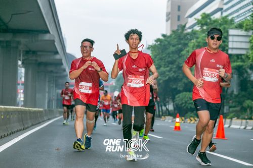 Race photo from ONE RUN 10 K