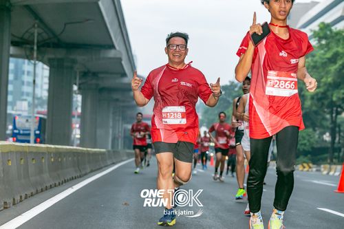 Race photo from ONE RUN 10 K