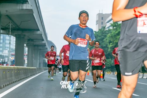 Race photo from ONE RUN 10 K