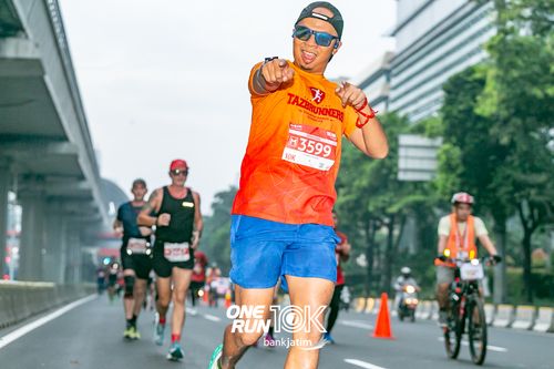 Race photo from ONE RUN 10 K