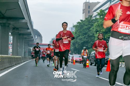 Race photo from ONE RUN 10 K