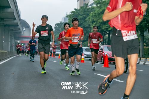 Race photo from ONE RUN 10 K