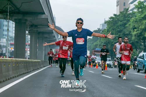 Race photo from ONE RUN 10 K