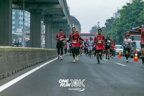 Race photo from ONE RUN 10 K