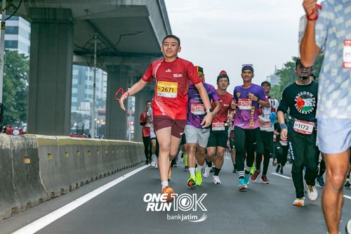 Race photo from ONE RUN 10 K