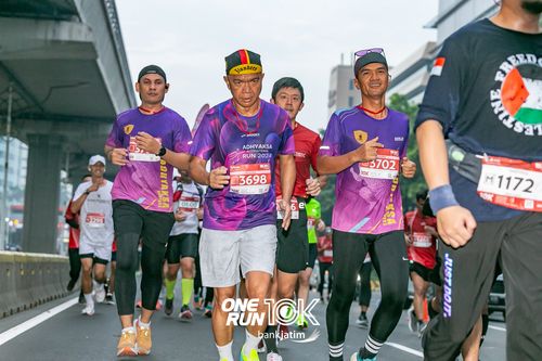 Race photo from ONE RUN 10 K