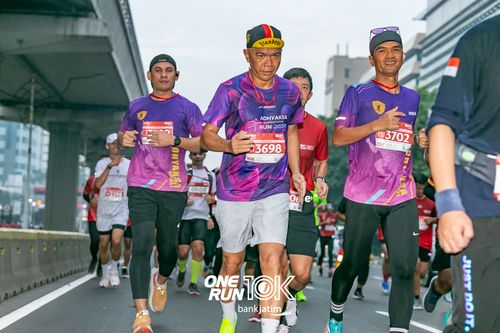 Race photo from ONE RUN 10 K