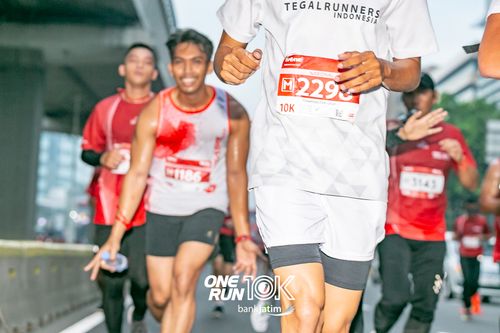 Race photo from ONE RUN 10 K