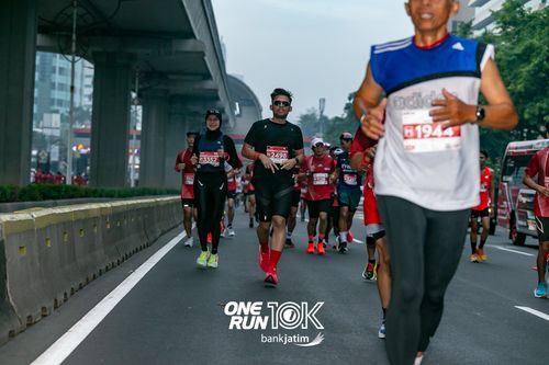 Race photo from ONE RUN 10 K