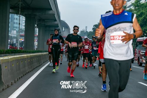 Race photo from ONE RUN 10 K