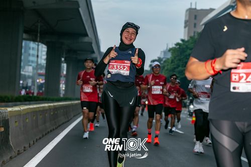 Race photo from ONE RUN 10 K