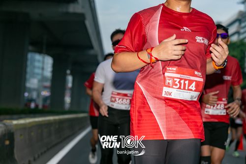 Race photo from ONE RUN 10 K