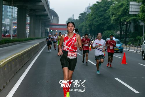 Race photo from ONE RUN 10 K