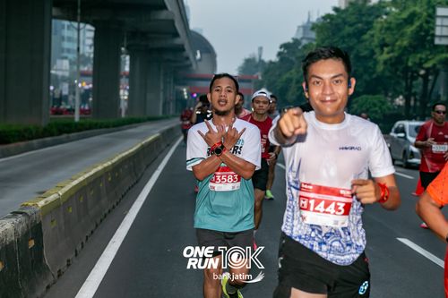Race photo from ONE RUN 10 K