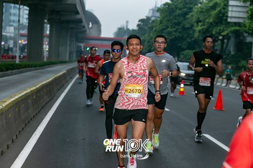 Race photo from ONE RUN 10 K