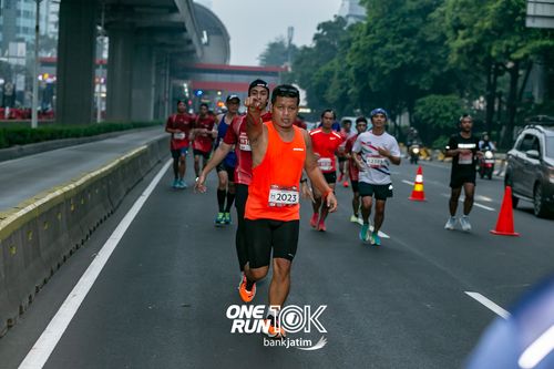 Race photo from ONE RUN 10 K