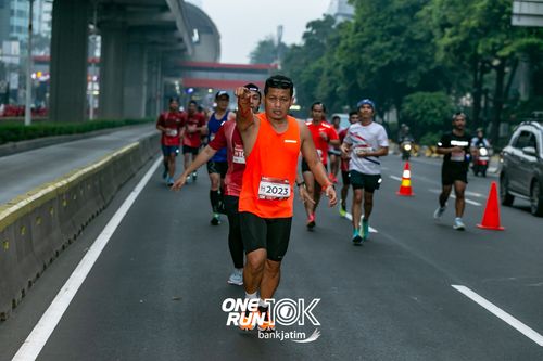 Race photo from ONE RUN 10 K