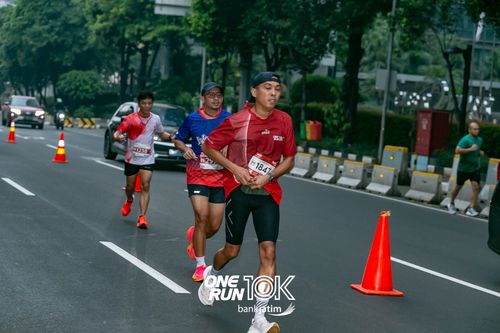 Race photo from ONE RUN 10 K