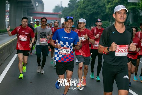 Race photo from ONE RUN 10 K