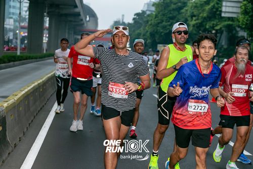 Race photo from ONE RUN 10 K