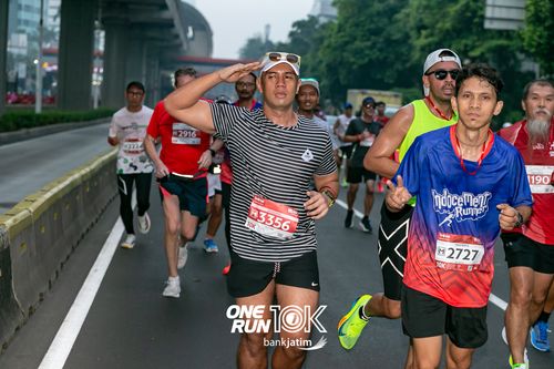 Race photo from ONE RUN 10 K