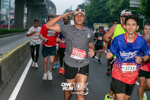 Race photo from ONE RUN 10 K