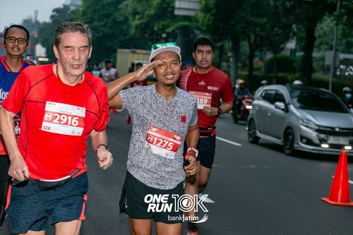 Race photo from ONE RUN 10 K