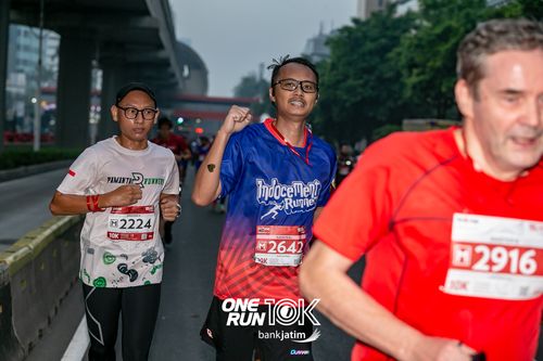 Race photo from ONE RUN 10 K