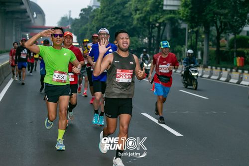 Race photo from ONE RUN 10 K