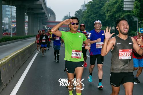 Race photo from ONE RUN 10 K