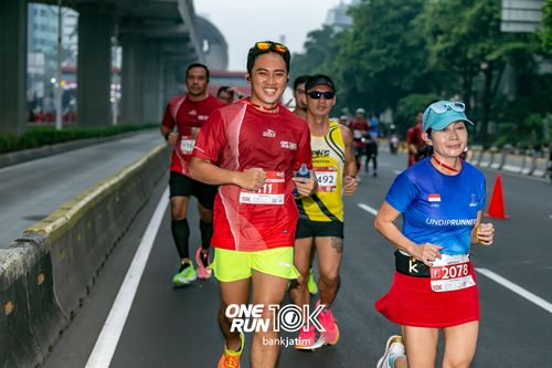 Race photo from ONE RUN 10 K
