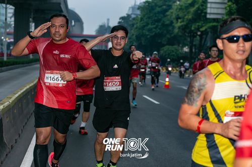 Race photo from ONE RUN 10 K