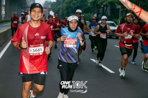 Race photo from ONE RUN 10 K