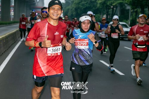 Race photo from ONE RUN 10 K