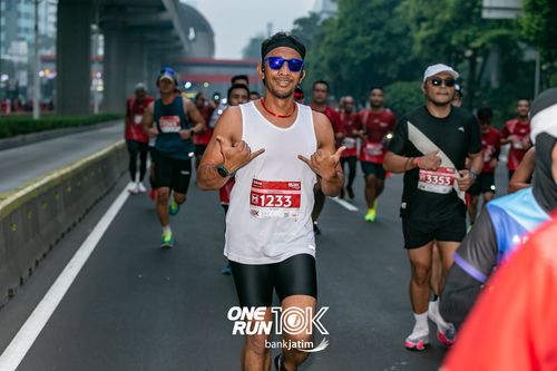 Race photo from ONE RUN 10 K