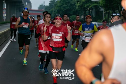 Race photo from ONE RUN 10 K