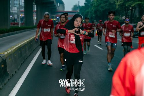 Race photo from ONE RUN 10 K