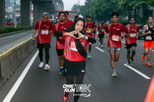 Race photo from ONE RUN 10 K