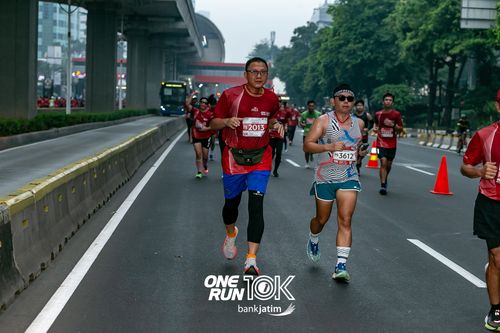 Race photo from ONE RUN 10 K