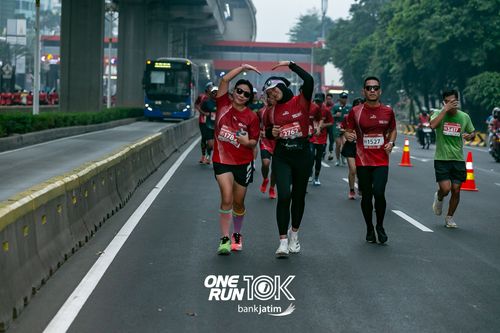 Race photo from ONE RUN 10 K